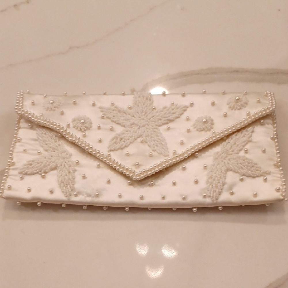 Elegant Vintage Richere White Beaded Clutch Made in Japan